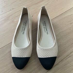 Brand new Vince Camuto flats. Size 8